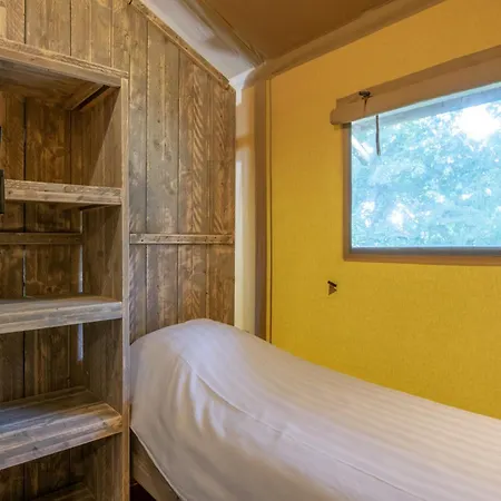 Comfortable Safari Tent With Bathroom, On A In De Maasduinen *